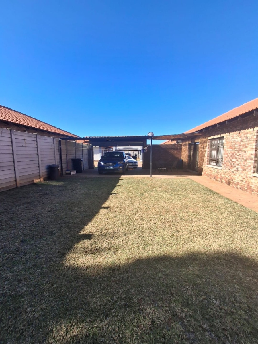 3 Bedroom Property for Sale in Flamwood North West